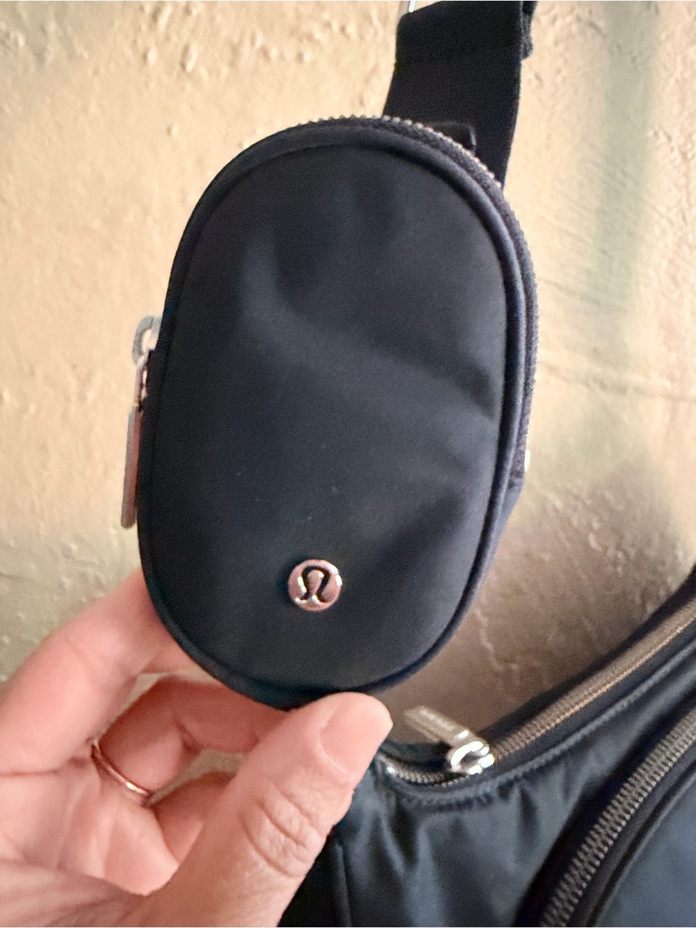 lululemon athletica Black Crossbody Bag with Front Zip Pocket - Picture 5 of 6